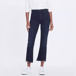 Women's Mother step crop fray jeans in Night in Venice. Size tag removed size 30